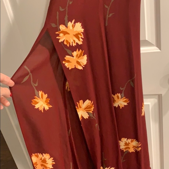 Reformation burgundy floral dress - Picture 2 of 5